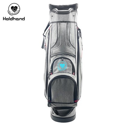 Šis turnyro bagažas, neprilygstamas kokybe, užtikrina saugų 14 vietų klubų atskyrimą ir yra pagamintas naudojant vandeniui atsparių medžiagų inžineriją.